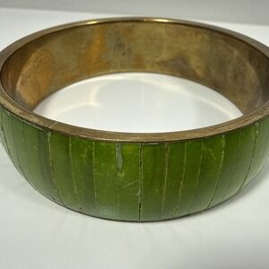 VTG Green Inlaid Shell/Brass Bracelet BEAUTIFUL. Boho. Grammacore. Valentines
